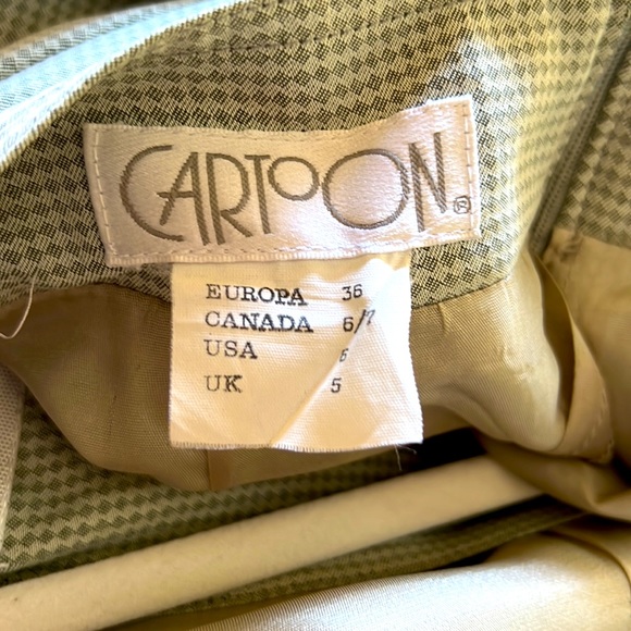 Cartoon business suit jacket and skirt size 36 at Europe, used looking new 🔥 - Picture 7 of 7